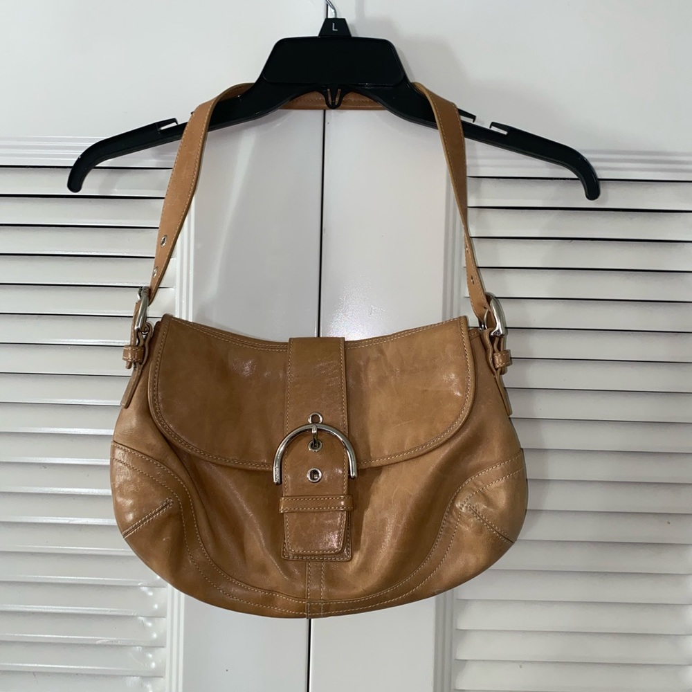 Coach SOHO Crescent Tan Handbag Shoulder Bag Glove Tanned Leather